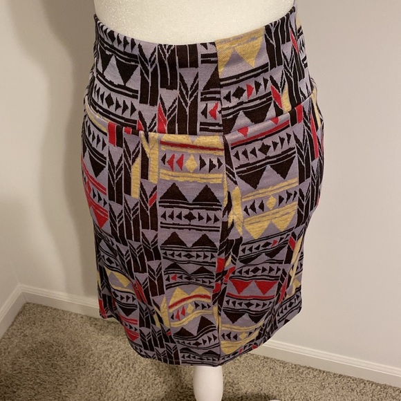 Pencil Skirt – Geometric Tribal Print 💕 - Picture 2 of 3